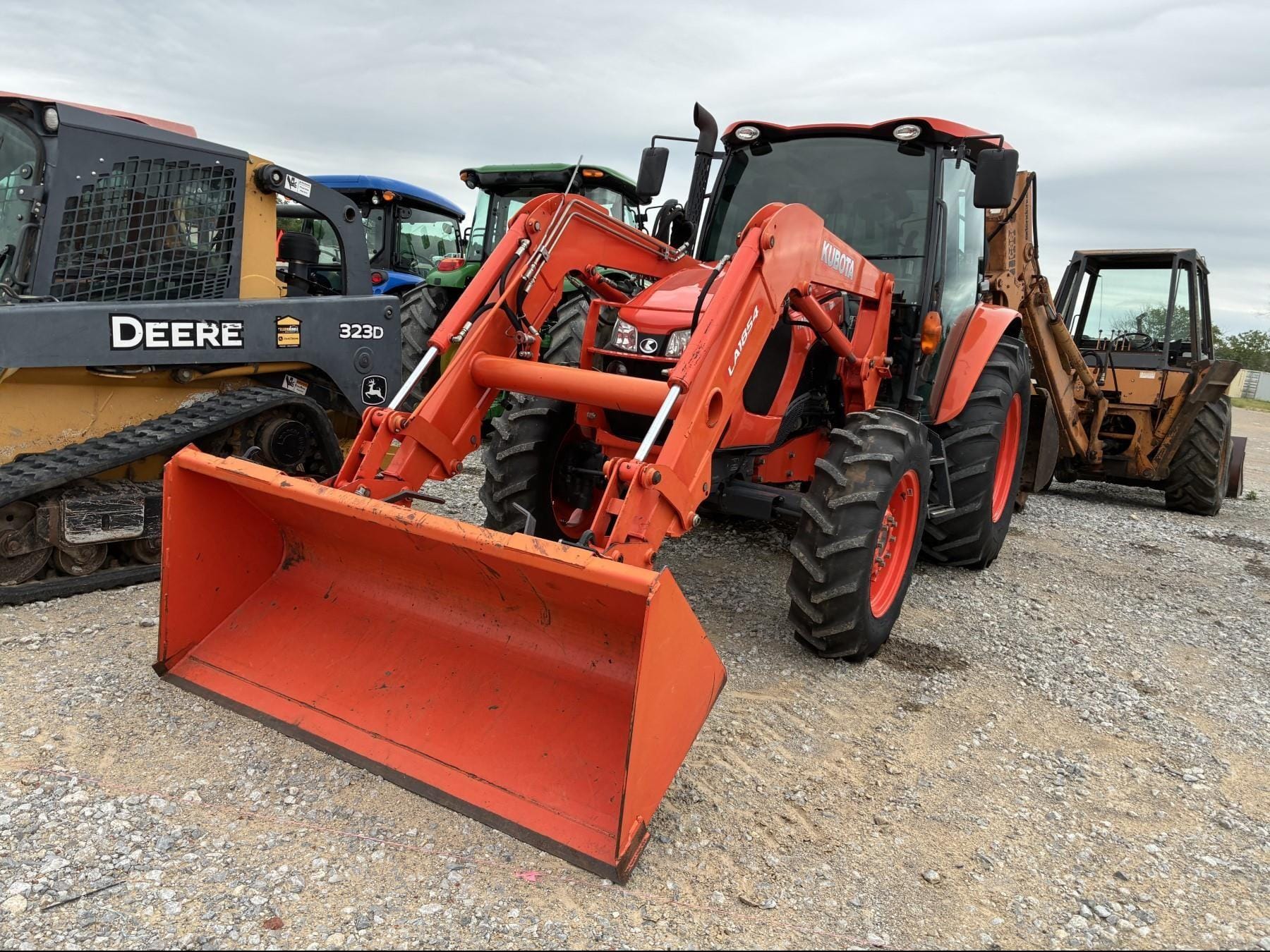 Kubota M5-111 Equipment Image0