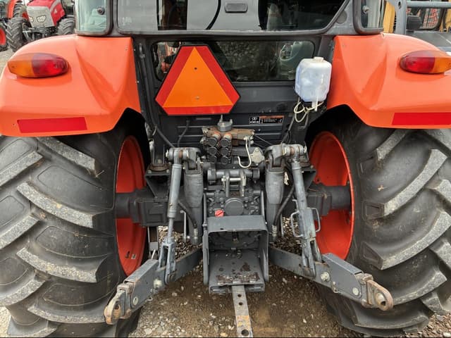Image of Kubota M5-111 equipment image 4