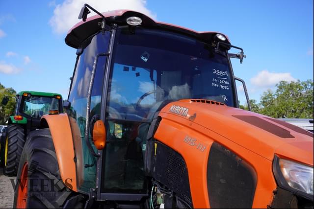 Image of Kubota M5-111 equipment image 3