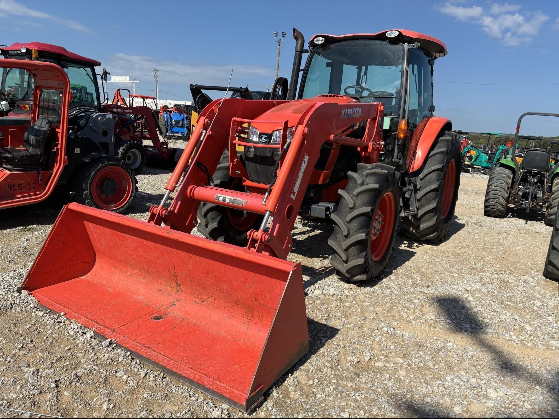 Kubota M5-111 Equipment Image0