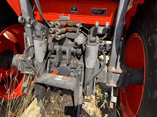 Image of Kubota M5-111 equipment image 3