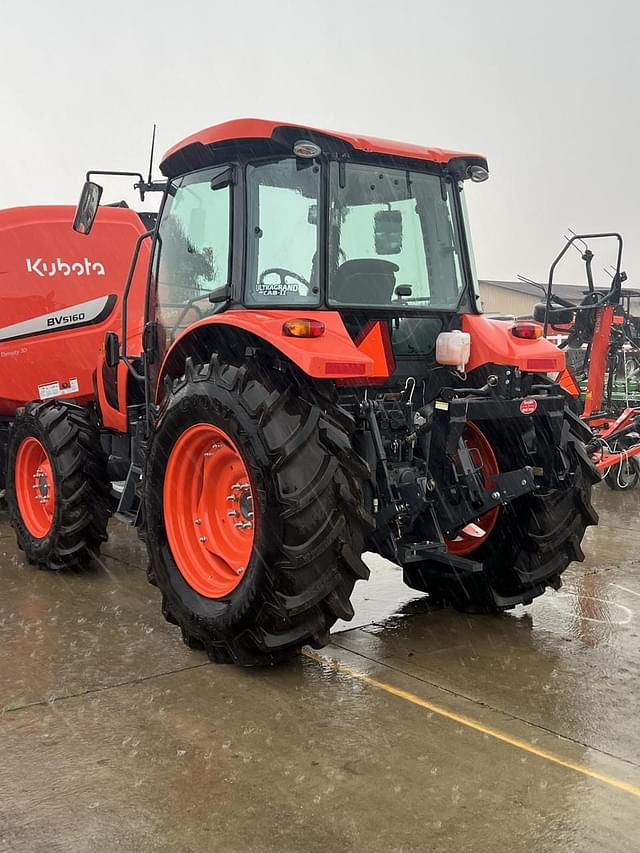 Image of Kubota M5-111 equipment image 1