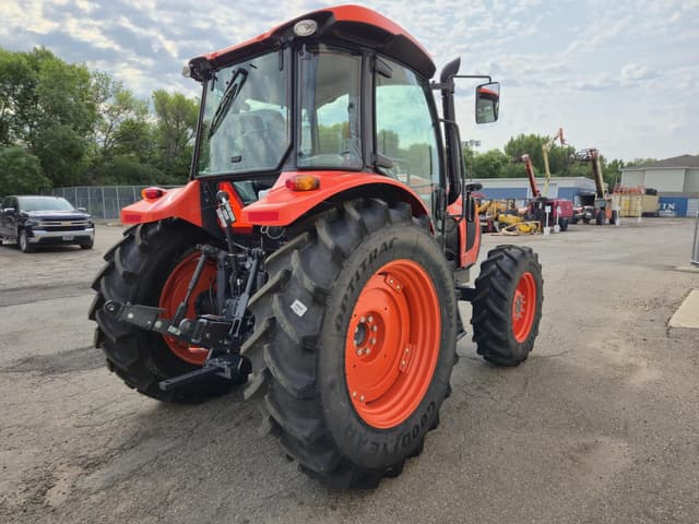 Image of Kubota M5-111HDC24 equipment image 3