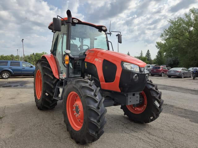 Image of Kubota M5-111HDC24 equipment image 2