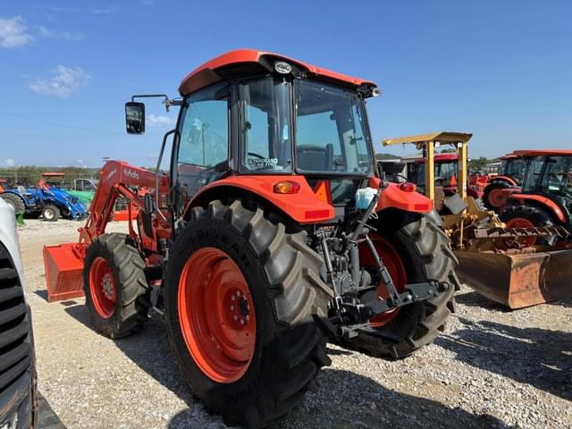 Image of Kubota M5-091 equipment image 3