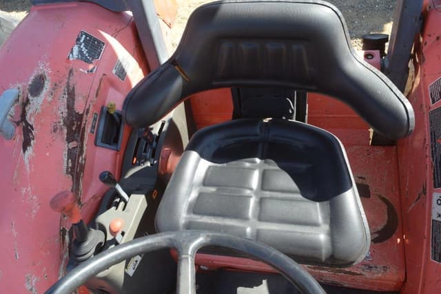 Image of Kubota M5040 equipment image 4