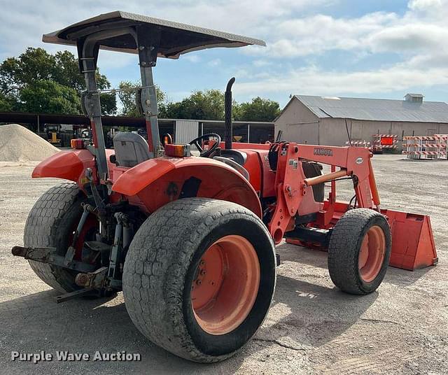 Image of Kubota M5040D equipment image 4