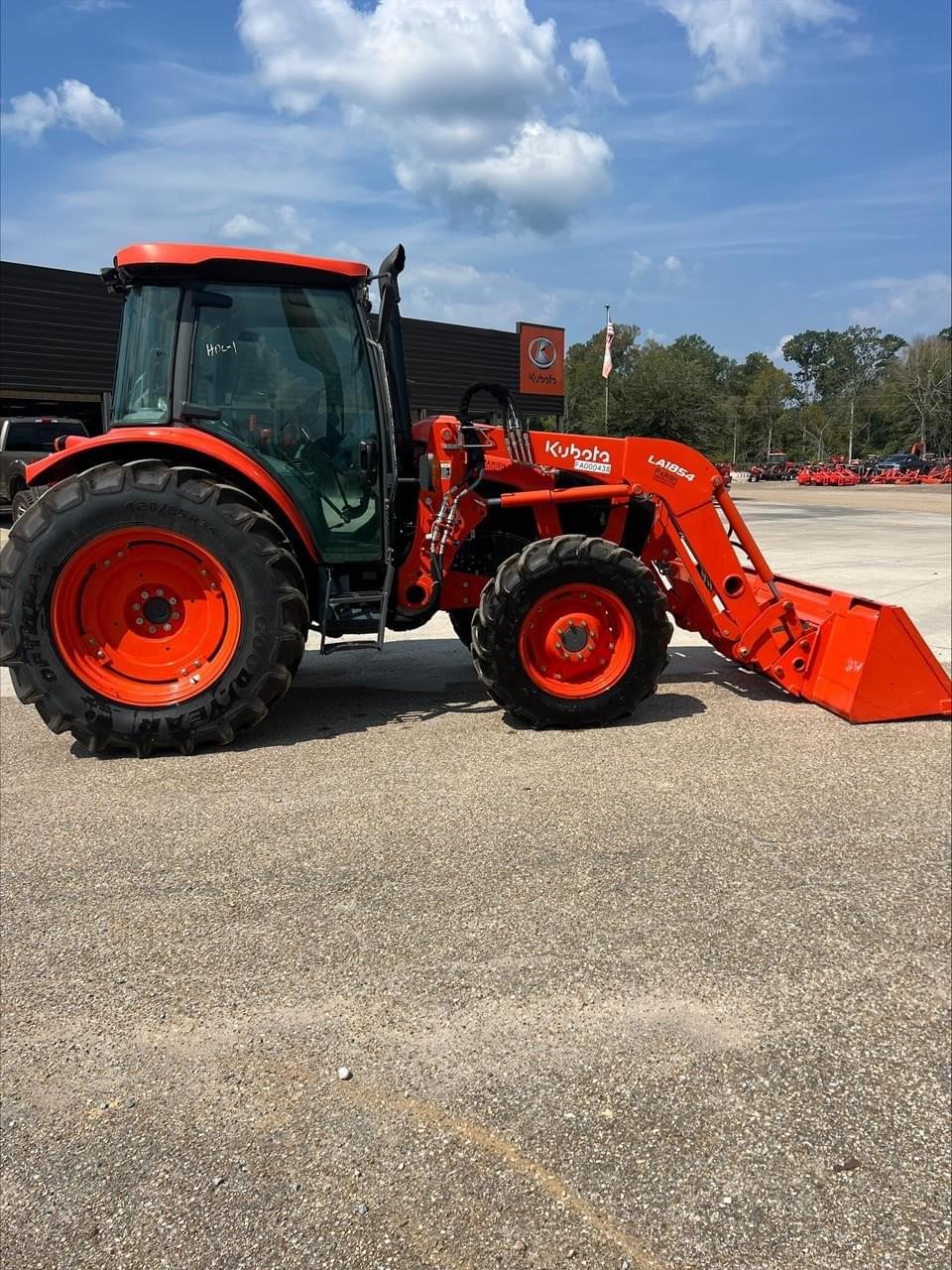 Image of Kubota M5-111 Primary Image
