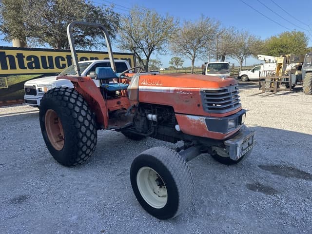 Image of Kubota M5400 equipment image 4