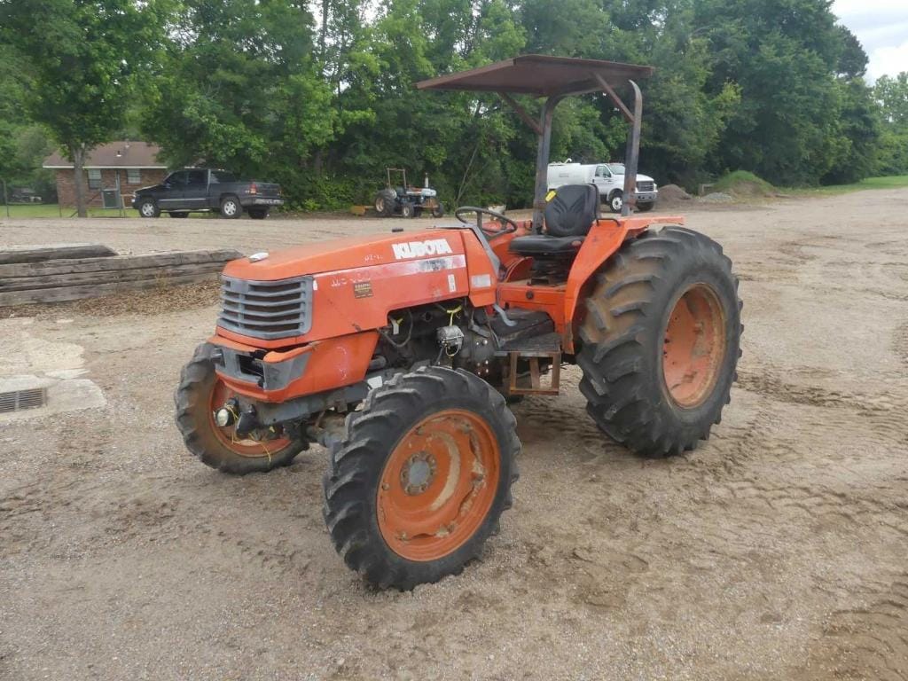 Kubota M5400 Equipment Image0