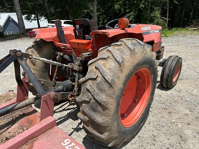 Image of Kubota M5400 equipment image 4