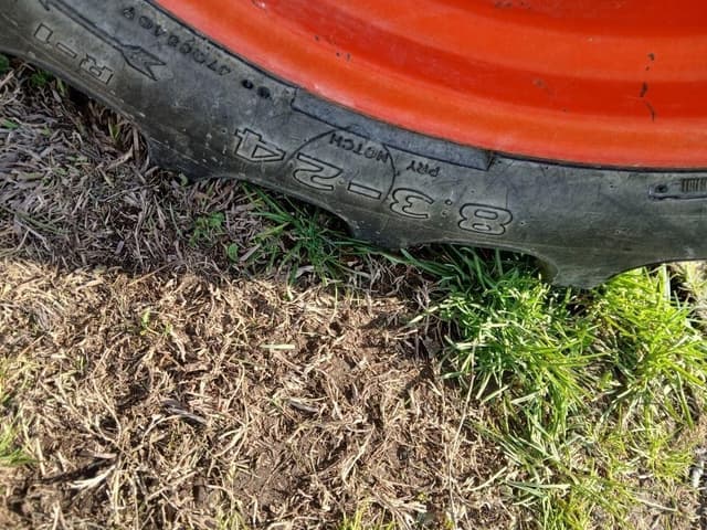 Image of Kubota M5640SU equipment image 4