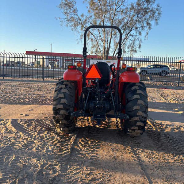 Image of Kubota M5660 equipment image 3