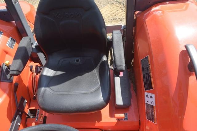 Image of Kubota M5660SU equipment image 4
