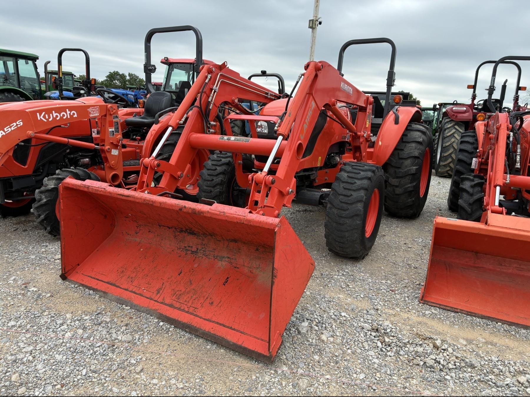 Kubota M5660SU Equipment Image0