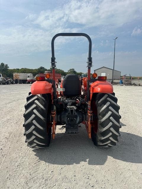Image of Kubota M5660SUD equipment image 3