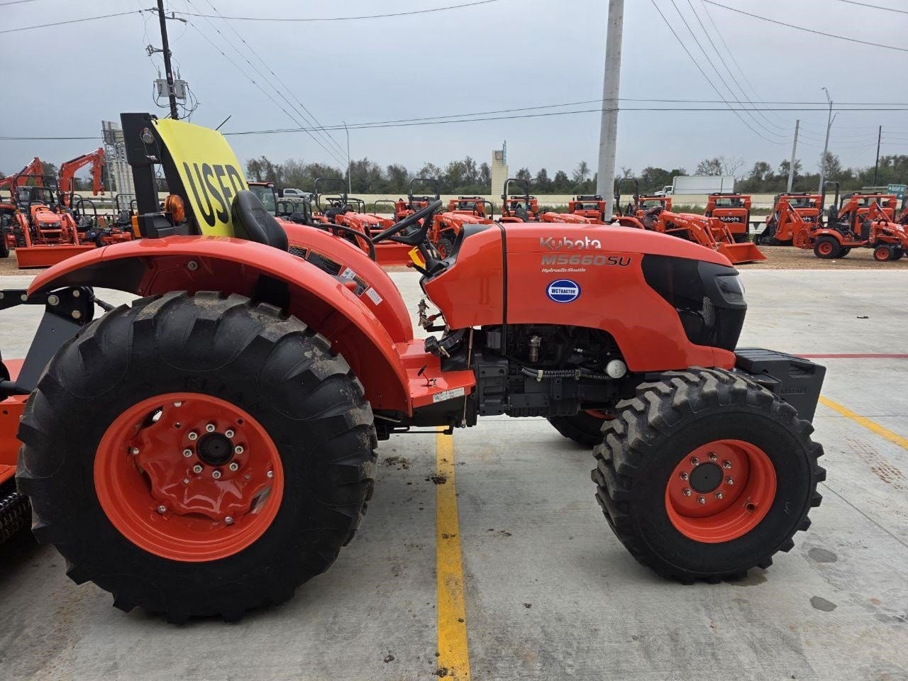 2021 Kubota M5660SUHD Equipment Image0