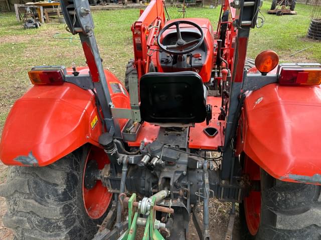 Image of Kubota M5660SU equipment image 3