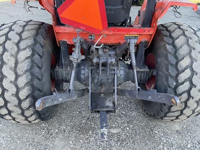 Image of Kubota M5700 equipment image 4