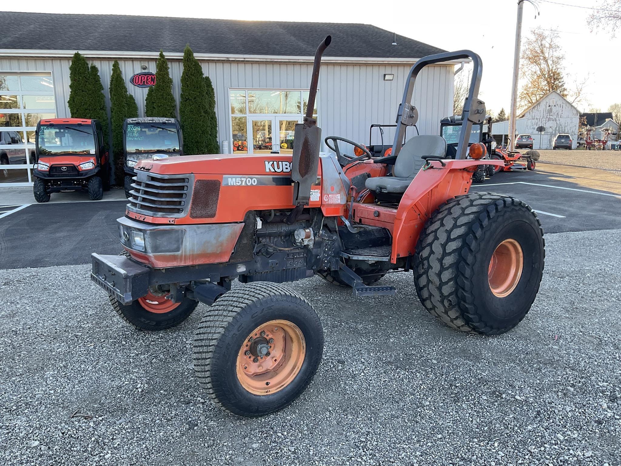 Kubota M5700 Equipment Image0