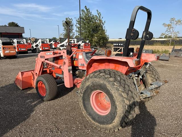 Image of Kubota M5700 equipment image 2