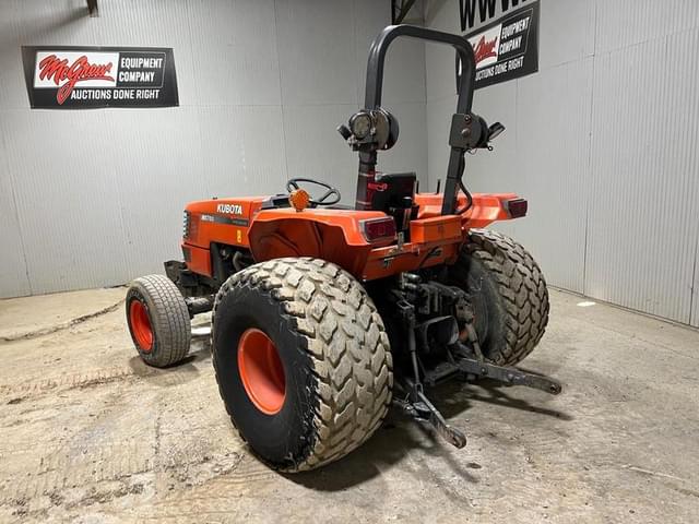 Image of Kubota M5700 equipment image 2
