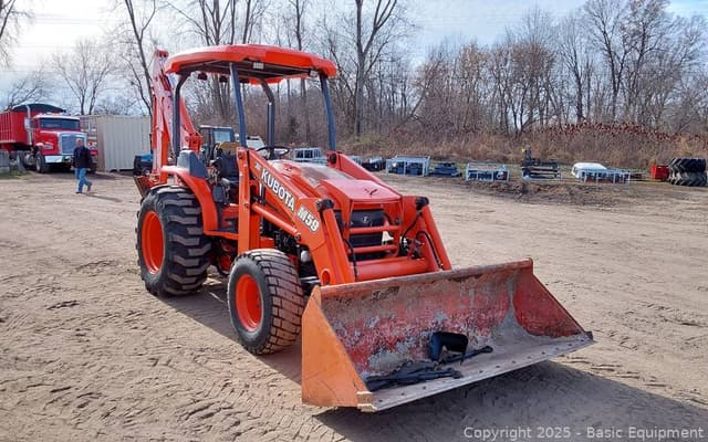 Image of Kubota M59 equipment image 3