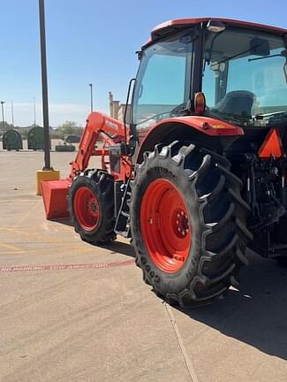 Image of Kubota M6-111 equipment image 3