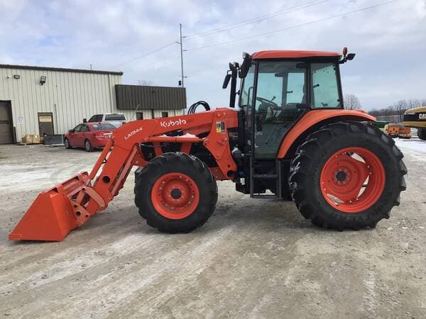Image of Kubota M6-111 equipment image 3