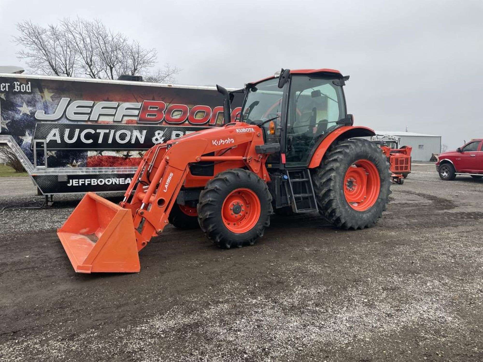 Kubota M6-111 Equipment Image0