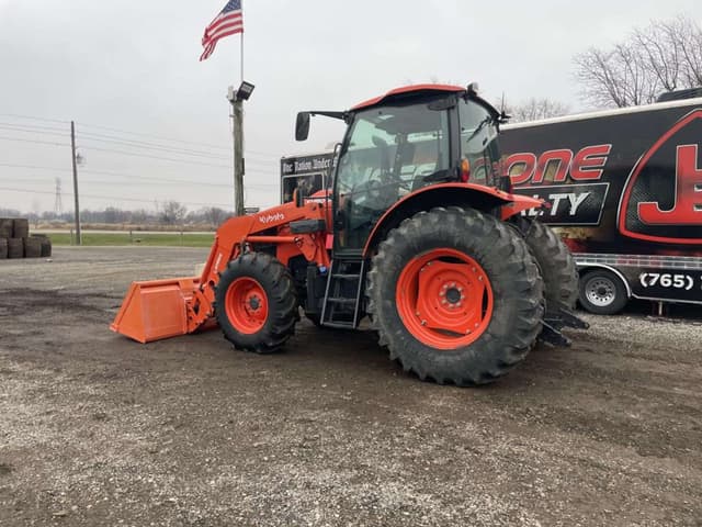 Image of Kubota M6-111 equipment image 2