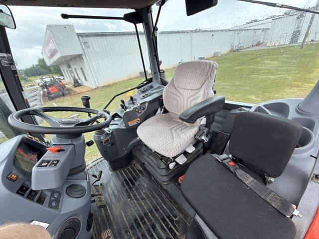 Image of Kubota M6-131 equipment image 3