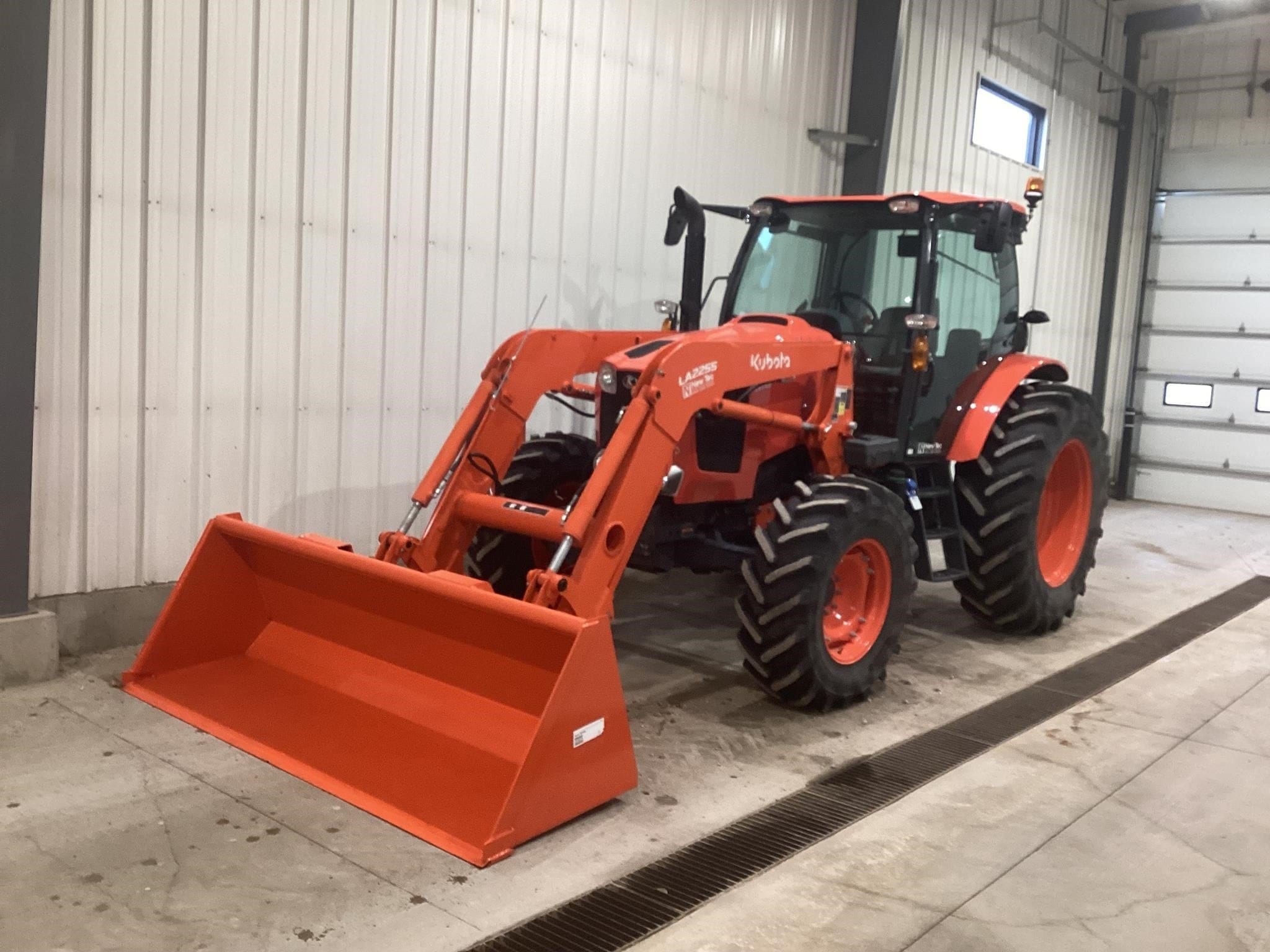 2024 Kubota M6-141 Equipment Image0