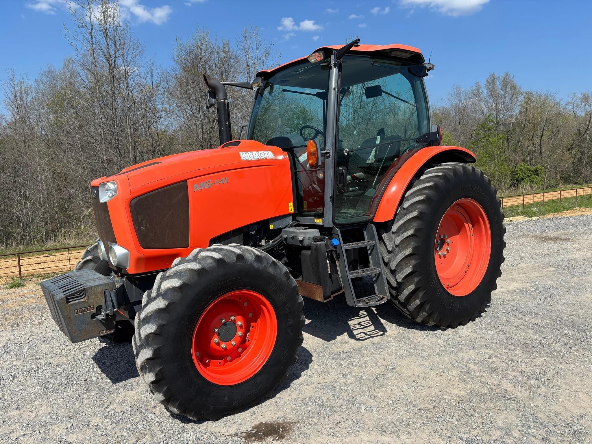 Kubota M6-141 Equipment Image0