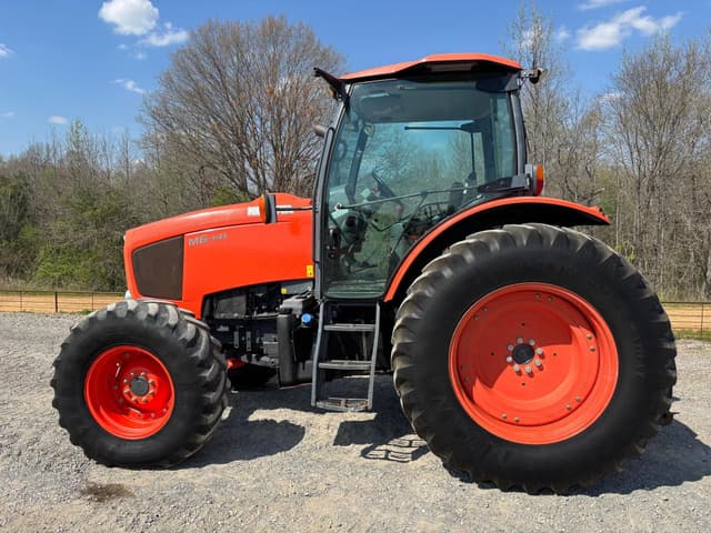 Image of Kubota M6-141 equipment image 4