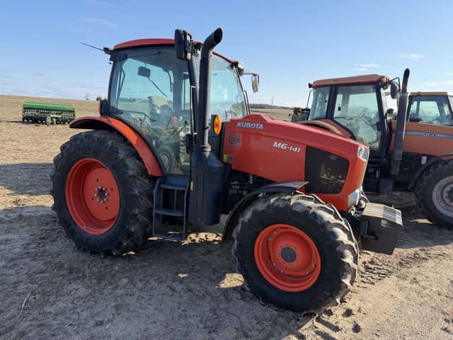 Image of Kubota M6-141 equipment image 4