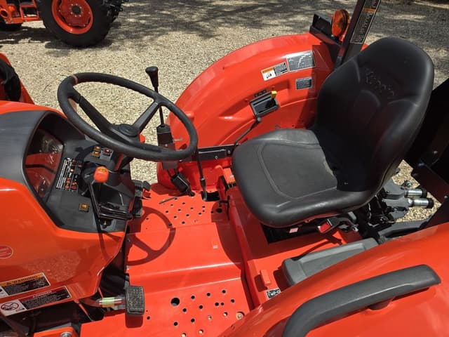 Image of Kubota M5660SU equipment image 4