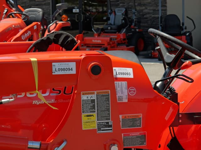 Image of Kubota M5660SU equipment image 4