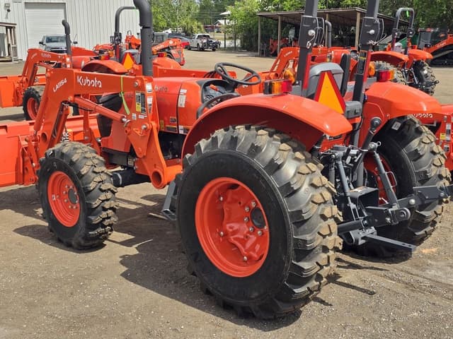 Image of Kubota M6060 equipment image 2