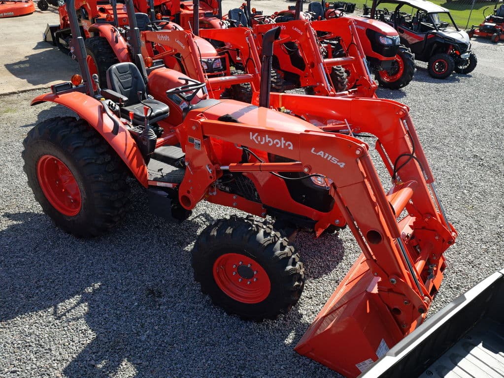 Image of Kubota M6060 Image 1