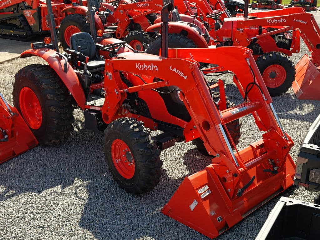 Image of Kubota M6060 Image 0