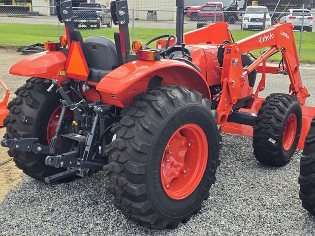 Image of Kubota M7060 equipment image 2