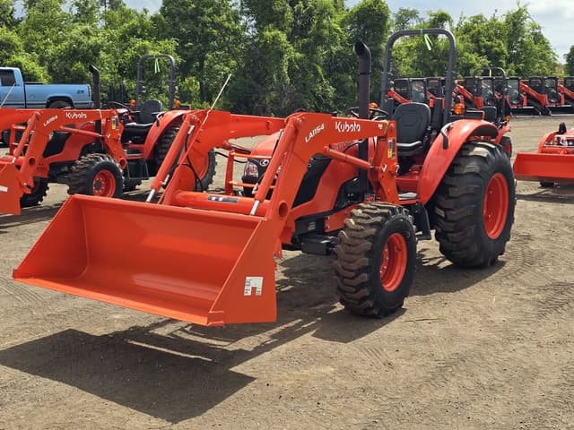 Image of Kubota M7060 equipment image 1