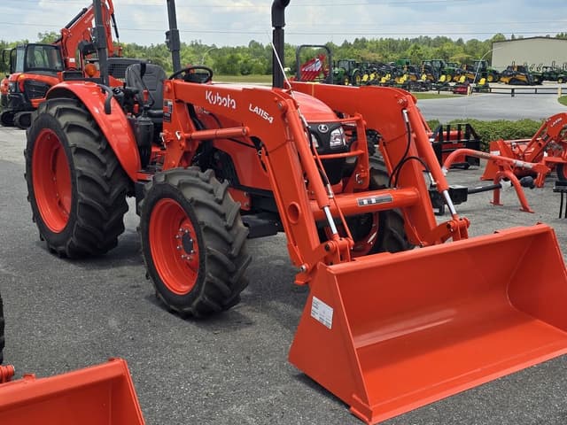Image of Kubota M7060 equipment image 1