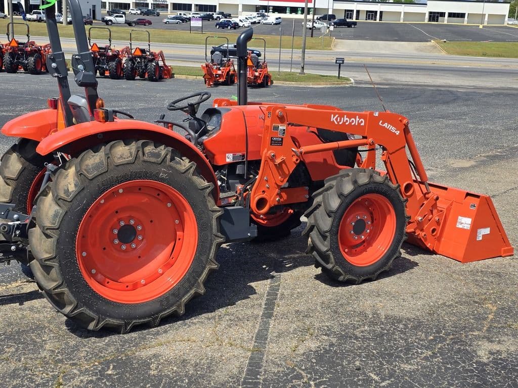 Image of Kubota M7060 Primary Image