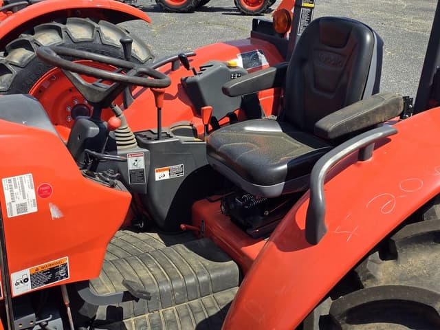Image of Kubota M7060 equipment image 3