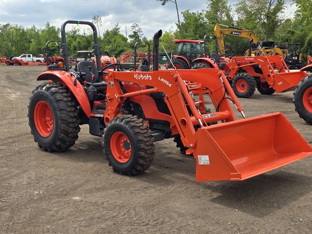 Image of Kubota M7060 Primary image