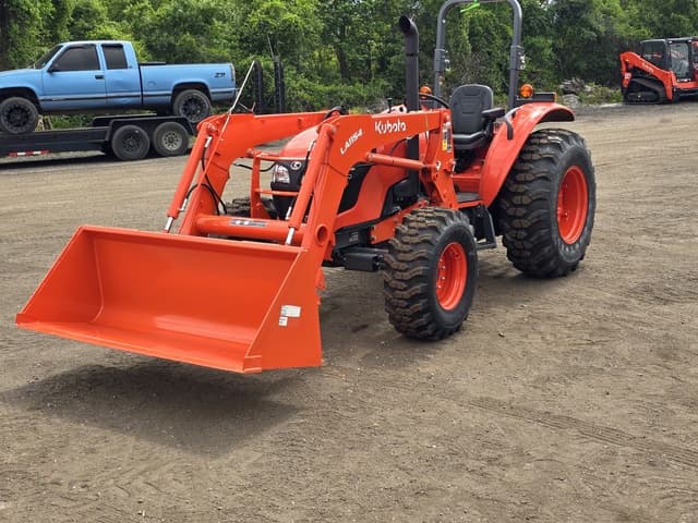 Image of Kubota M7060 equipment image 1