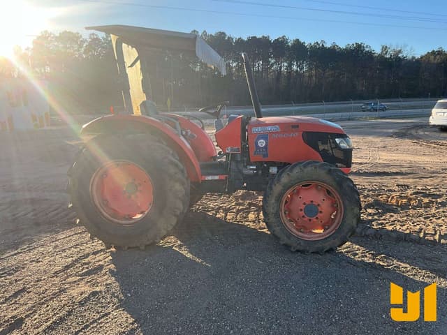 Image of Kubota M6040 equipment image 3