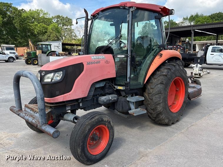 Kubota M6040 Equipment Image0